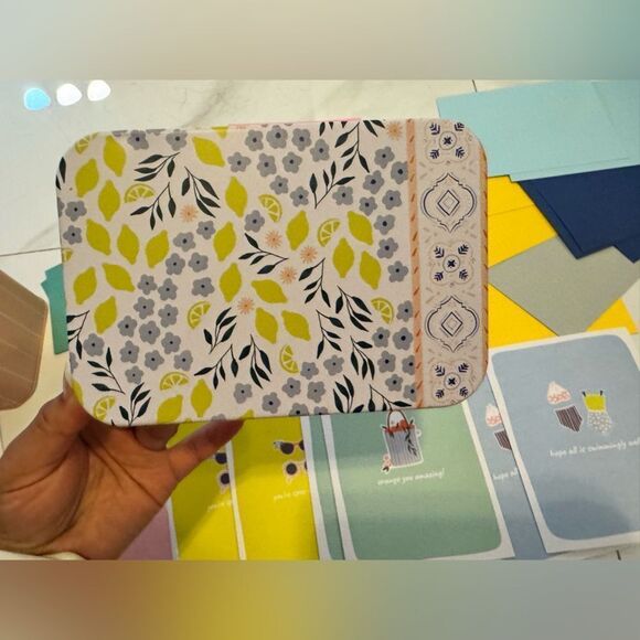 Archer and Olive Colorful Card Set with Tin Box - Picture 5 of 8